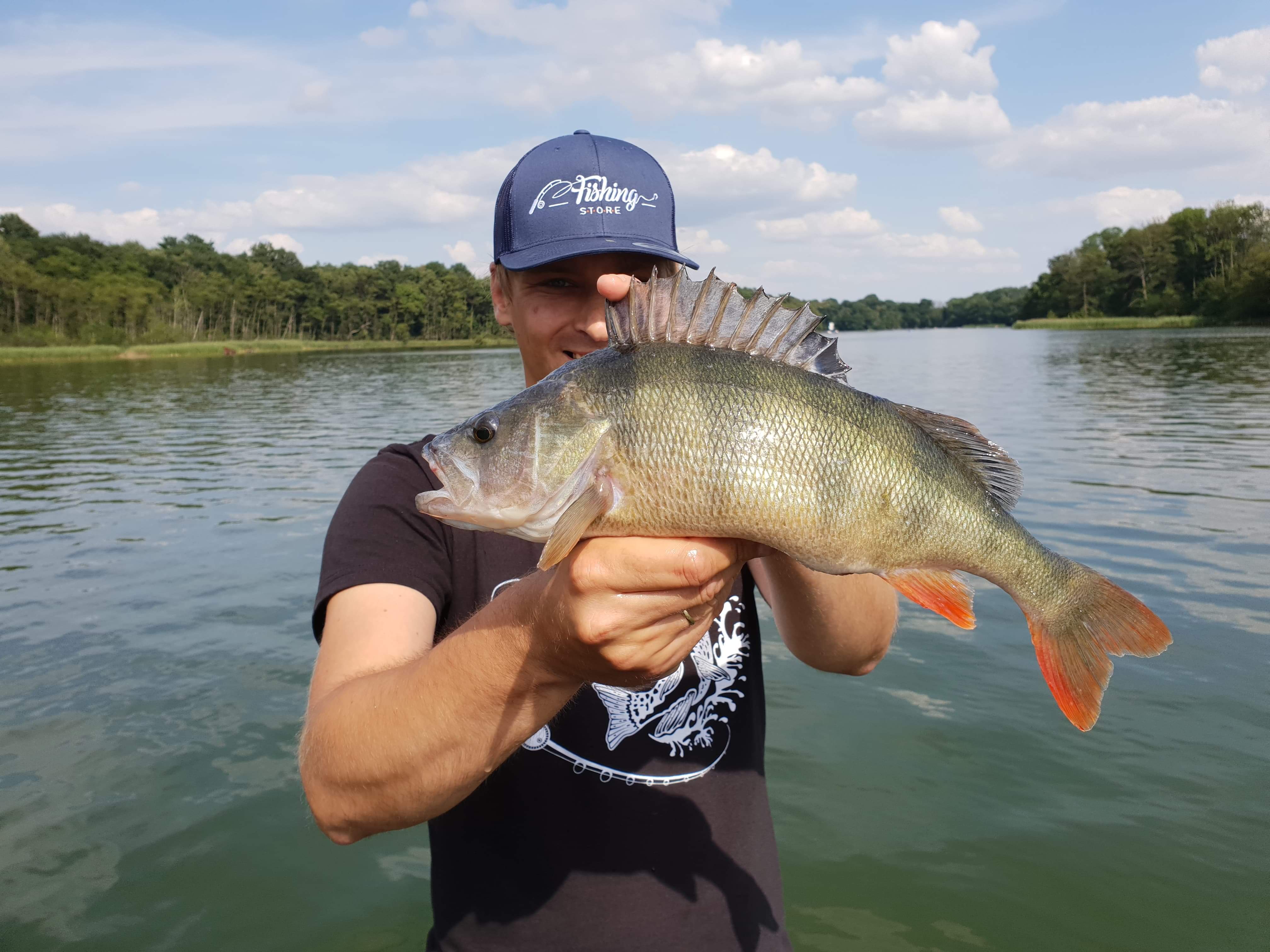 Jak łowić okonie? Skuteczne, oraz przyjemne łowienie okoni na ultra lekkie zestawy spinningowe.