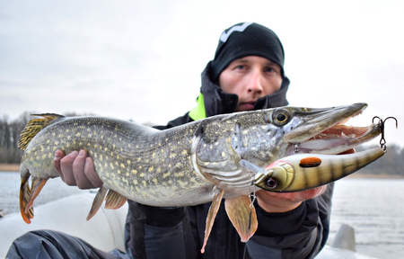 Wobler Westin RawBite Crankbait 11cm | 3D Motoroil Blood | pływający